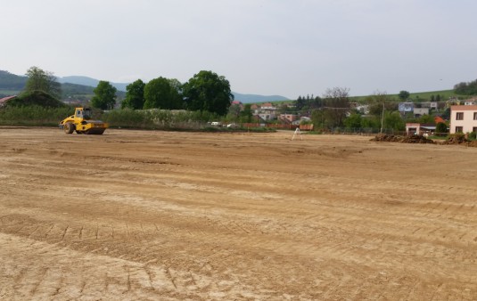 Poľnohospodárske a priemyselné stavby